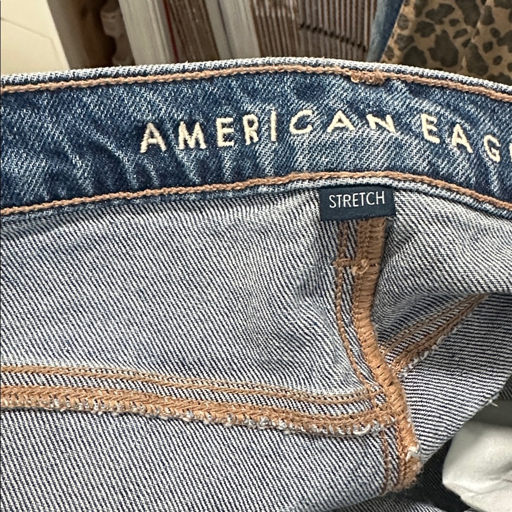 ⭐️ American Eagle Stretch Barrel Jeans - Picture 3 of 5